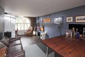 Sitting Room - click for photo gallery